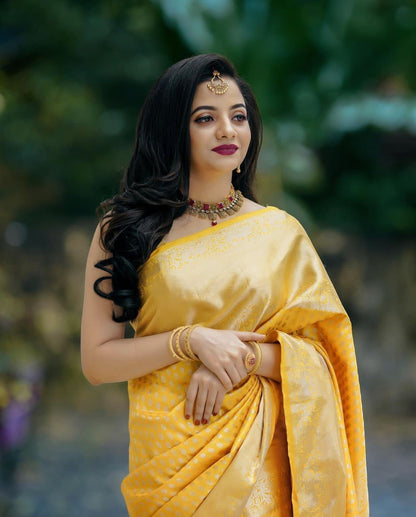 Yellow Lichi Silk Saree With Jacquard work and Beautiful Pallu