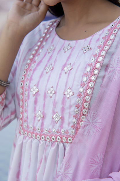 Women Embroidery Kurta and Pant Set with Dupatta in Pink